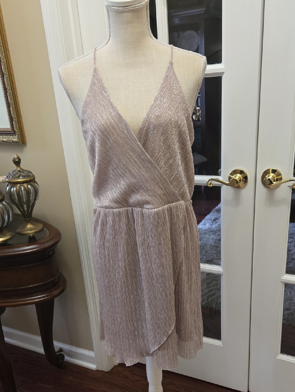 Express Metallic Gold Wrap-Front Spaghetti Strap Mini Dress Gathered Skirt L EUC